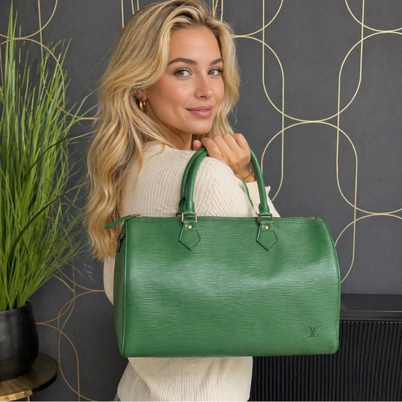 Louis Vuitton Handbags - Authentic Louis Vuitton Speedy 35 satchel bag Epi Green Leather M42994